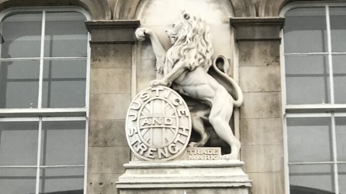 herbert and sons lion sculpture in west smithfield london