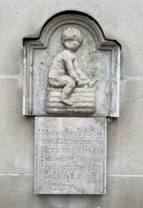 the panyer boy plaque in the city of london