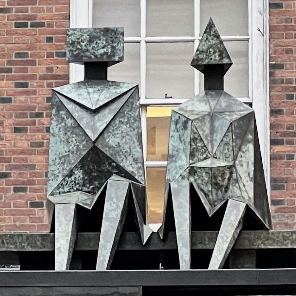 Lynn Chadwick sculpture 'king and queen' 1990